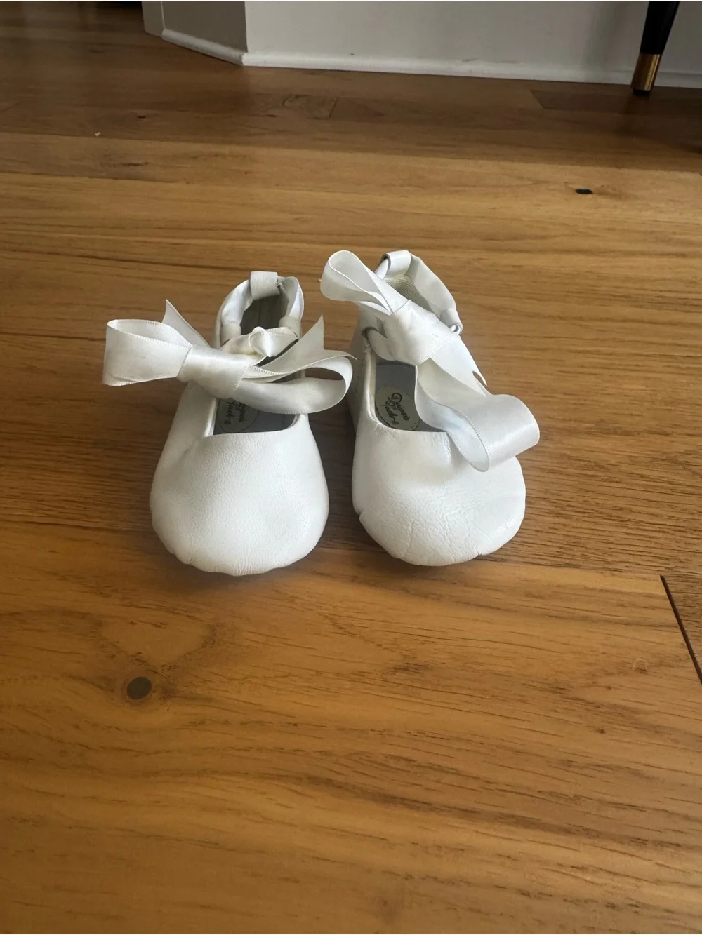 Designer Touch White Leather Bow Shoes Size 4 | Baby Girls Wedding